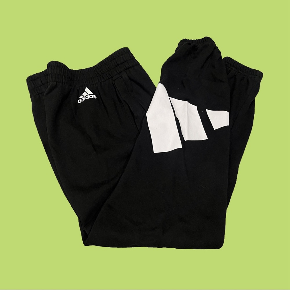 Big Boys Adidas sweat pants 💈